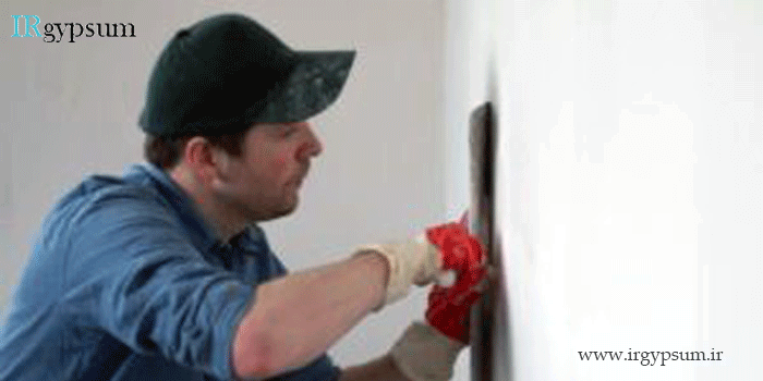 گچکاری دیوار با گچ سفید