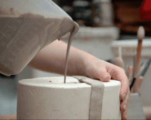 گچ دیرگیر در قالب تکثیر